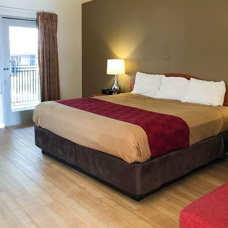 Econo Lodge Inn & Suites Oakland Airport Luaran gambar