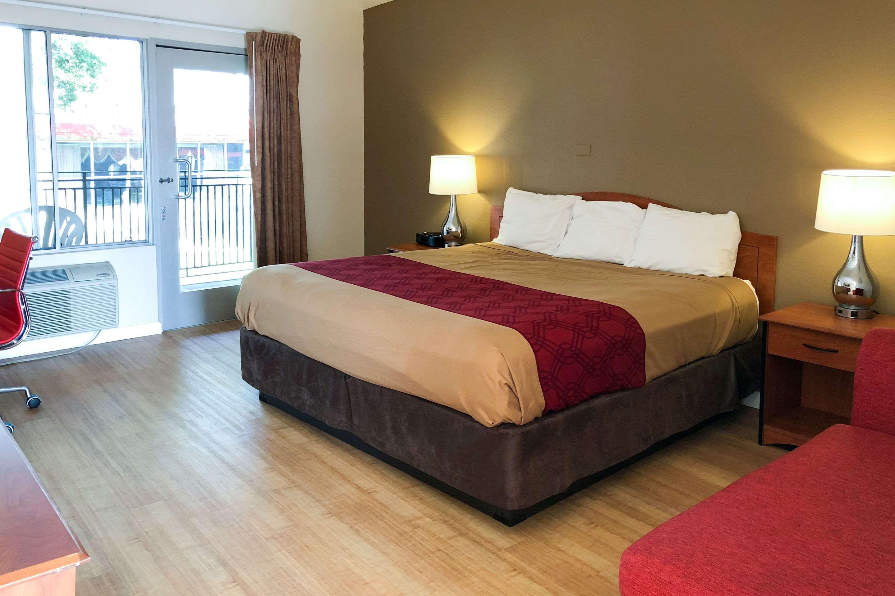 Econo Lodge Inn & Suites Oakland Airport Luaran gambar