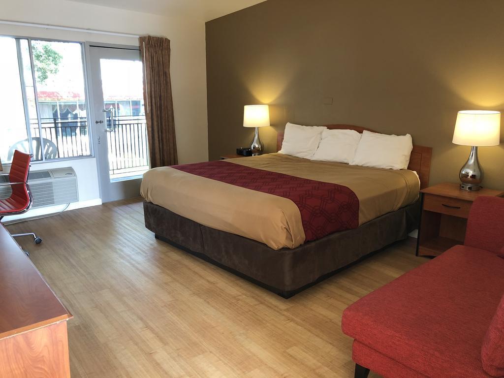 Econo Lodge Inn & Suites Oakland Airport Luaran gambar