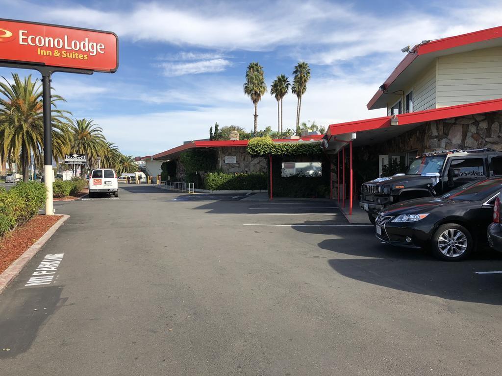 Econo Lodge Inn & Suites Oakland Airport Luaran gambar