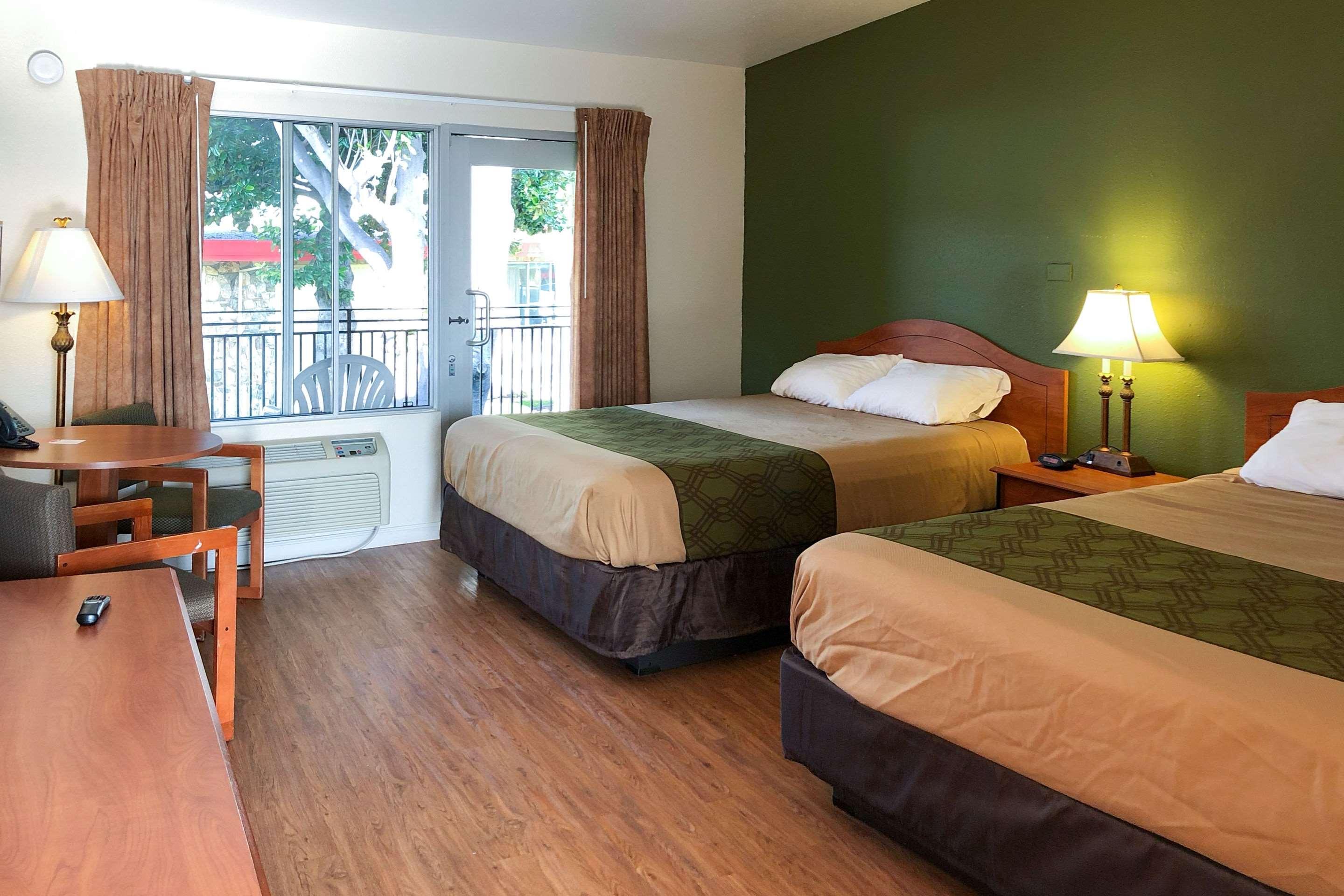 Econo Lodge Inn & Suites Oakland Airport Luaran gambar